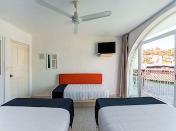 capital o hotel el mejicano acapulco