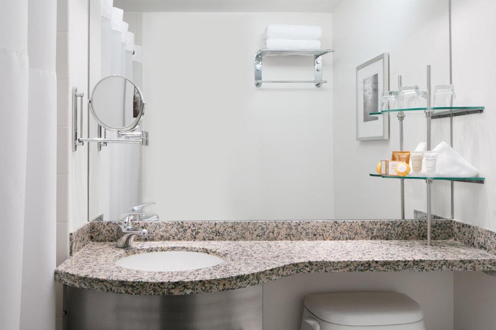 club quarters hotel downtown houston