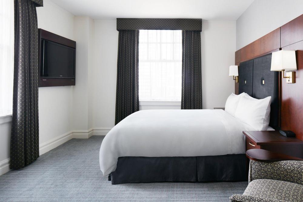 club quarters hotel downtown houston