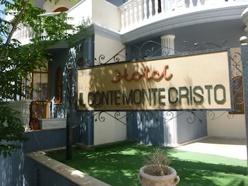 conti monte cristos hotel