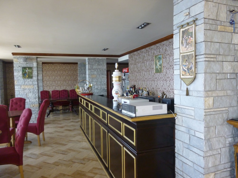 conti monte cristos hotel