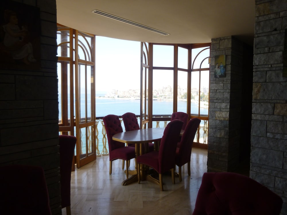 conti monte cristos hotel