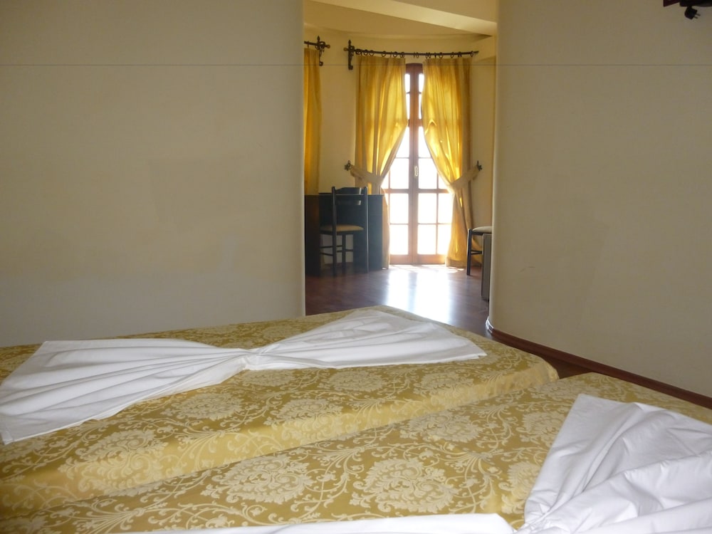 conti monte cristos hotel