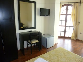 conti monte cristos hotel