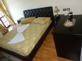 conti monte cristos hotel