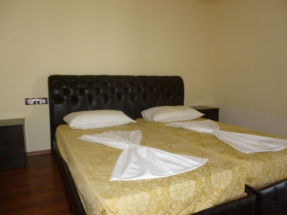 conti monte cristos hotel