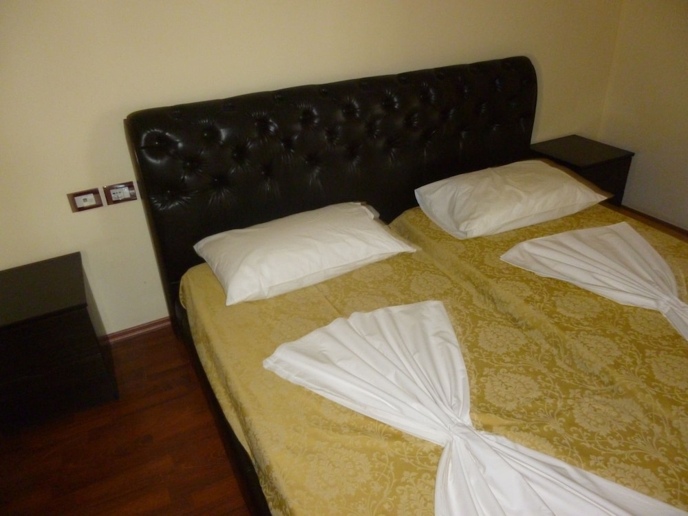 conti monte cristos hotel