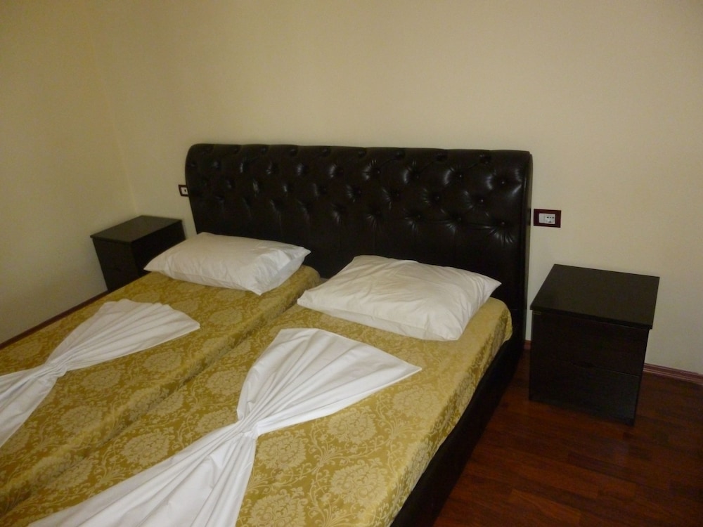 conti monte cristos hotel