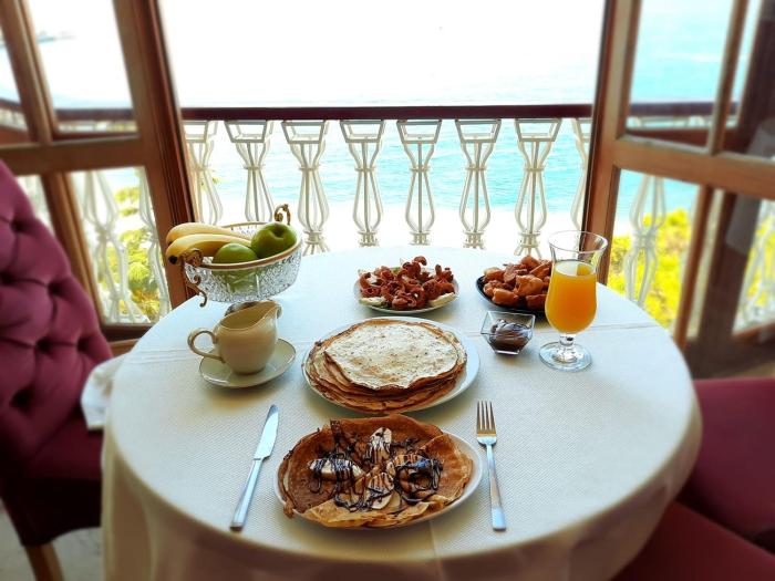 conti monte cristos hotel