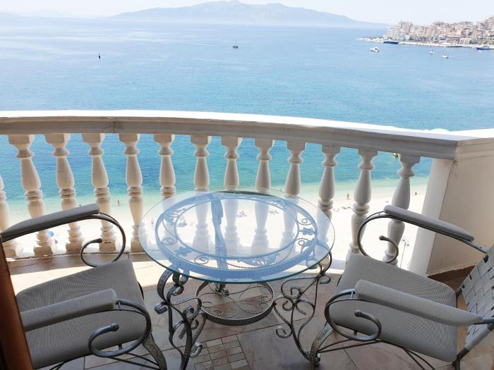 conti monte cristos hotel