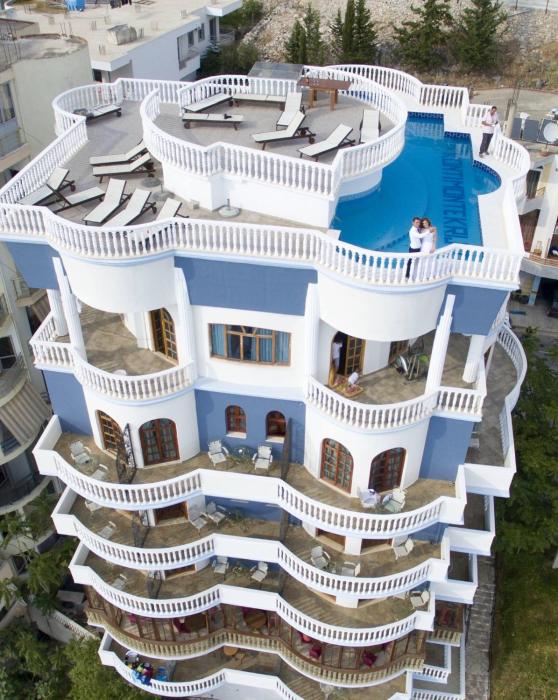 conti monte cristos hotel