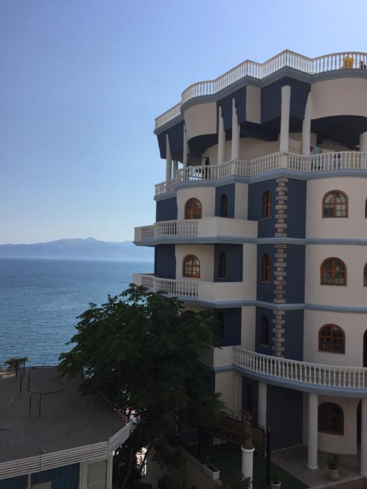 conti monte cristos hotel