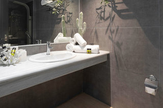 la piscine art hotel adults only