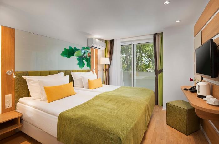 forest beach hotel