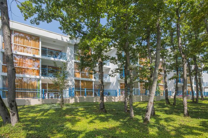 forest beach hotel