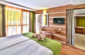 forest beach hotel