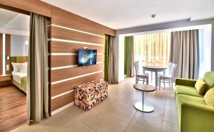 forest beach hotel