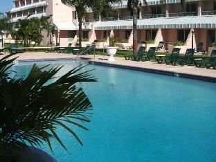 Castaways Resort And Suites,Freeport>>Bahamas,2.5 star