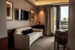 the singular santiago