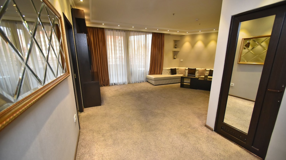 imperial palace hotel