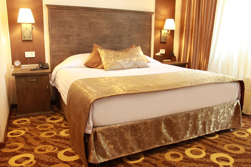 imperial palace hotel