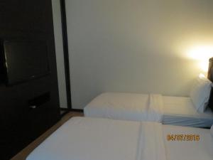 tat place hotel and cafe