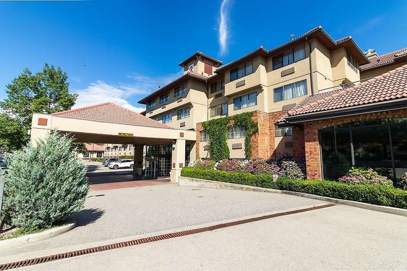 hotel kelowna and conference centre