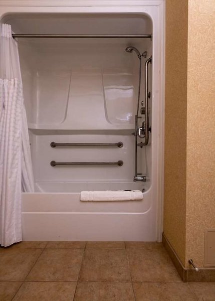 hotel kelowna and conference centre