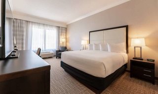 hotel kelowna and conference centre