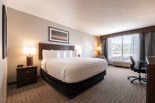 hotel kelowna and conference centre