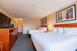 hotel kelowna and conference centre