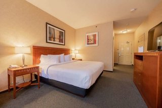 hotel kelowna and conference centre