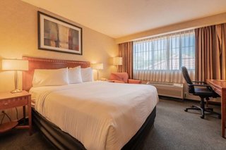 hotel kelowna and conference centre