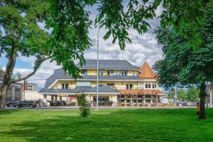 Prestige Beach House, Worldhotels Crafted,Downtown Kelowna>>British Columbia,4 star