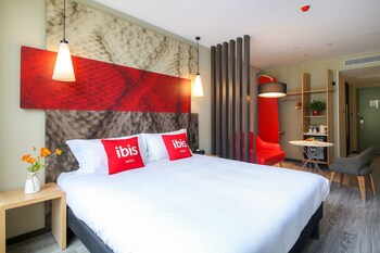 ibis xinzhou qiyi road hotel