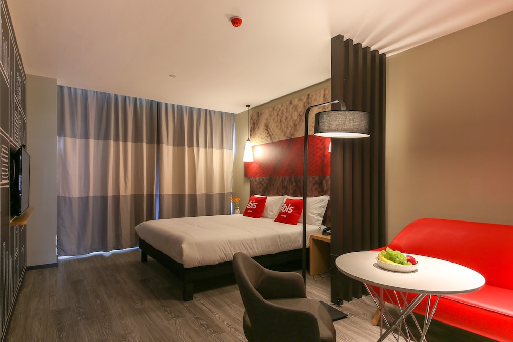 ibis xinzhou qiyi road hotel