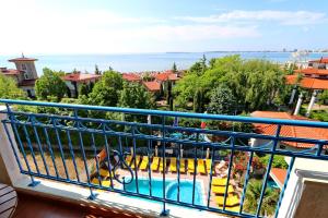 Bora Bora,Kosharitsa>>Burgas,3 star