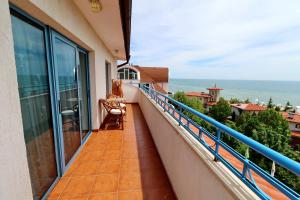 Bora Bora,Kosharitsa>>Burgas,3 star