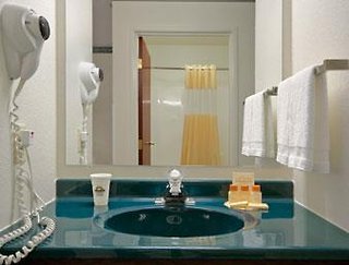 Baymont Inn & Suites By Wyndham Swanton/Toledo Airport,Near The Airport,3 star