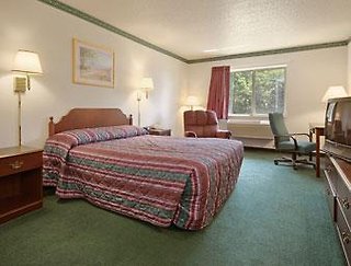 Baymont Inn & Suites By Wyndham Swanton/Toledo Airport,Near The Airport,3 star