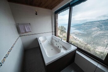 yediburunlar lighthouse boutique hotel and restaurant