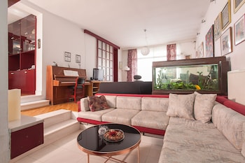 urban hostel and apartments