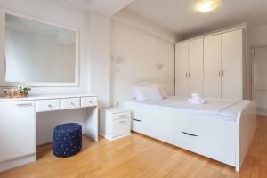 urban hostel and apartments