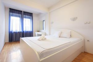 urban hostel and apartments