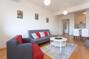 urban hostel and apartments