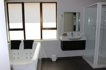 quality inn acapulco taupo