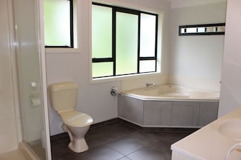 quality inn acapulco taupo