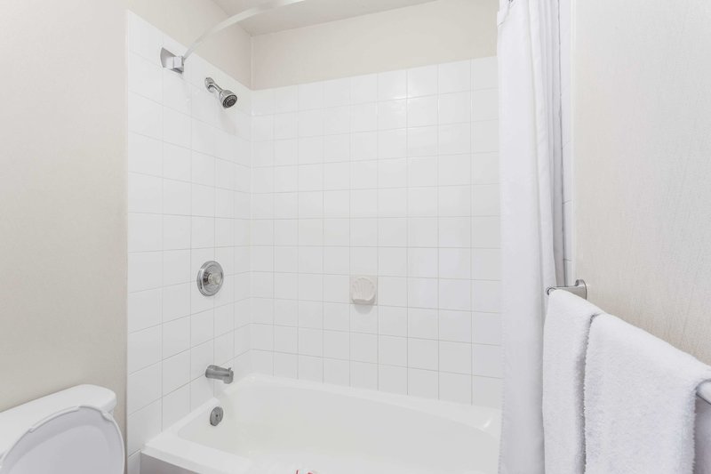 super 8 by wyndham kelowna bc