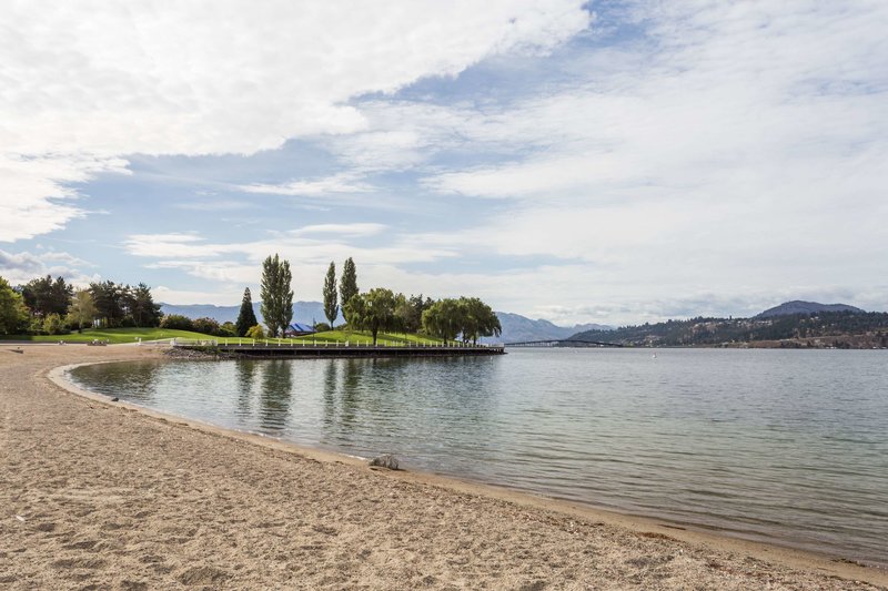 super 8 by wyndham kelowna bc