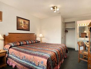 Super 8 By Wyndham Kelowna Bc,Kelowna>>British Columbia,2 star